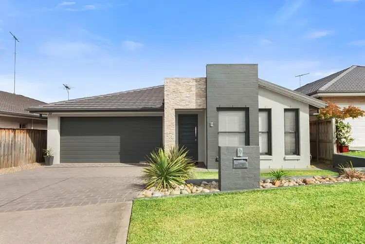 9 Cadman Avenue, West Hoxton NSW 2171