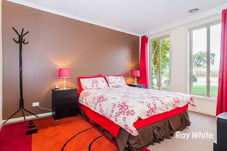 Fifth view of Homely house listing, 15 Penshurst Way, Cranbourne North VIC 3977