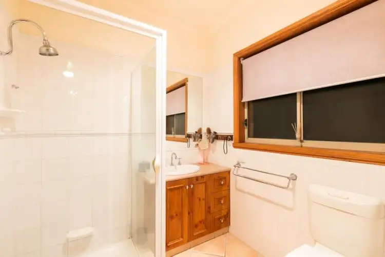 Seventh view of Homely house listing, 6 Sunset Court, Mildura VIC 3500