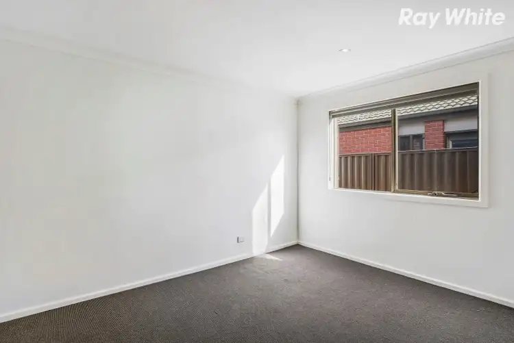 Fifth view of Homely house listing, 2 Chestnut Chase, Pakenham VIC 3810