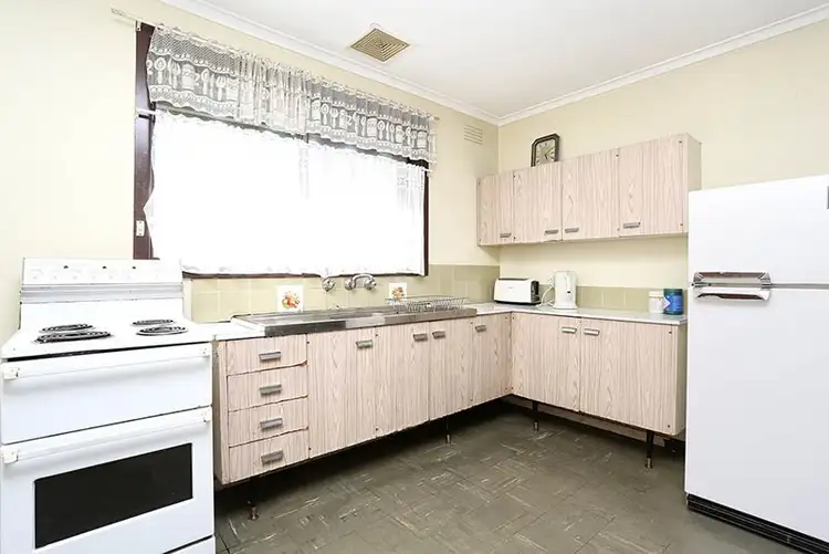 Second view of Homely house listing, 5 Blair Court, Thomastown VIC 3074