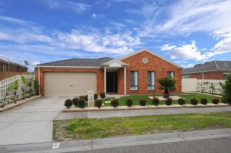 4 Esta Court, Carrum Downs VIC 3201