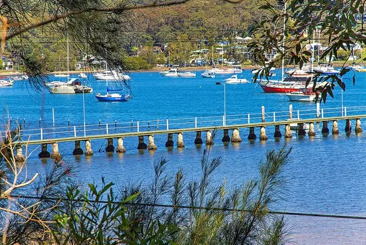 24 Hardys Bay Parade, Killcare NSW 2257