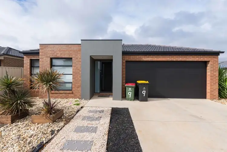 9 McMeekan Way, Epsom VIC 3551