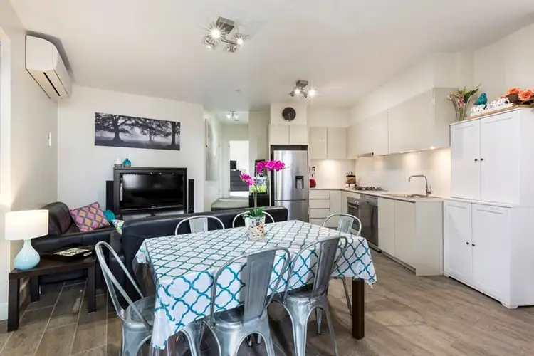 1/9 Morton Avenue, Carnegie VIC 3163