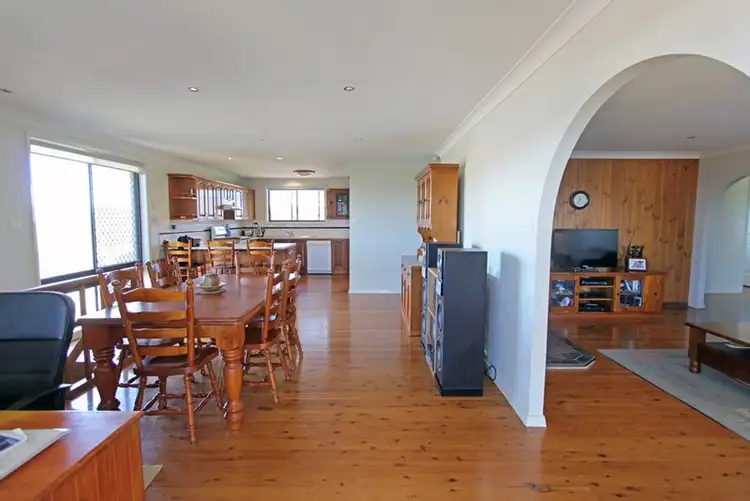 6 Manor Close, Wyong NSW 2259