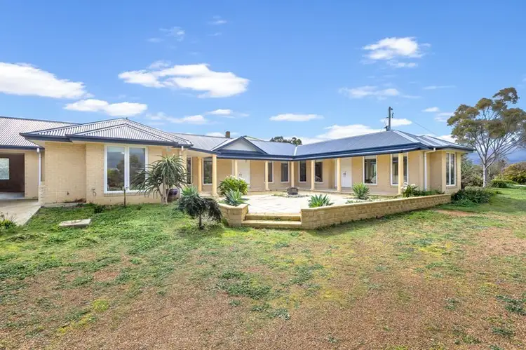 70 Woodside Court, Eden Park VIC 3757