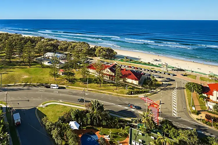 3 Cunningham Avenue, Main Beach QLD 4217