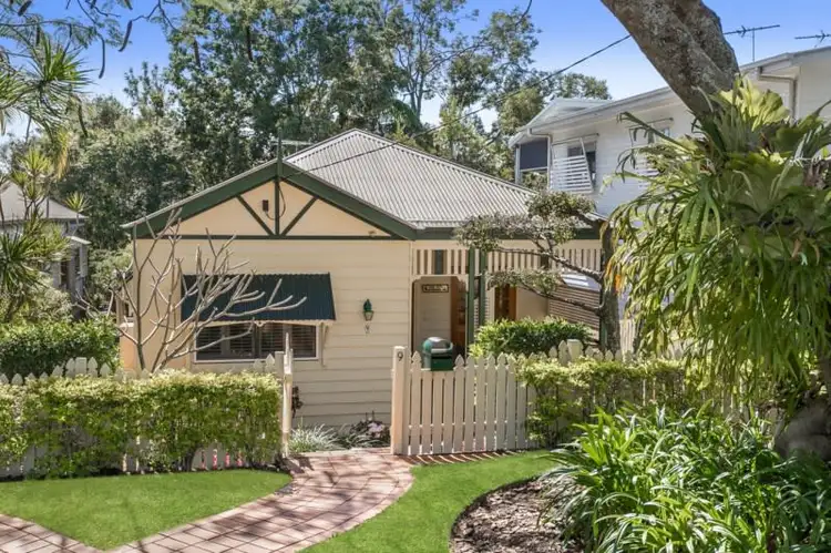 9 Palm Avenue, Sherwood QLD 4075