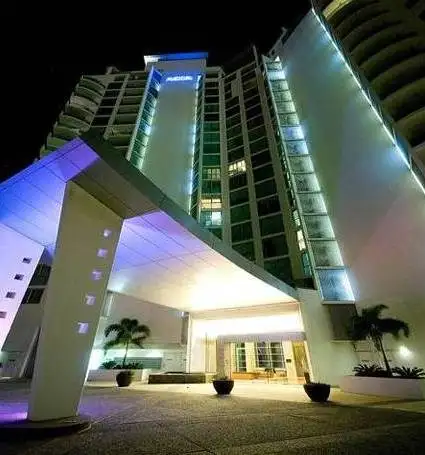 706/300 Marine Parade, Labrador QLD 4215