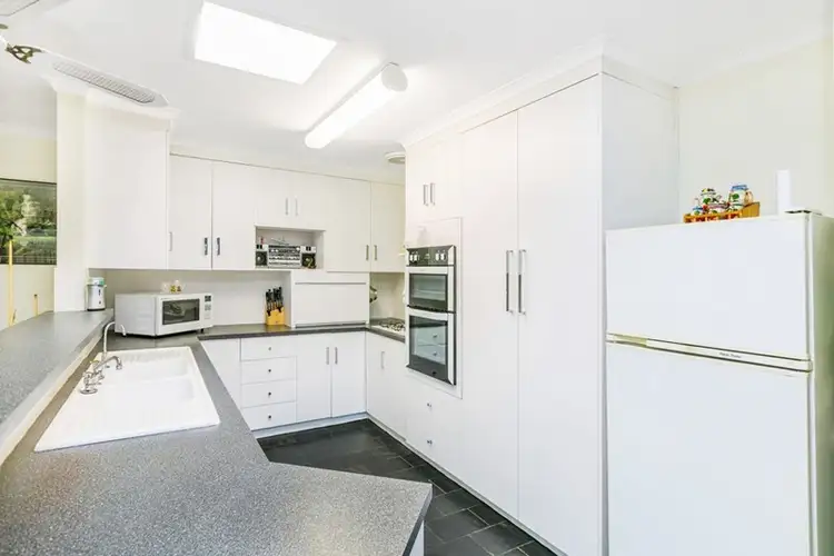 Sixth view of Homely house listing, 10 Coonawarra Close, Woodcroft SA 5162