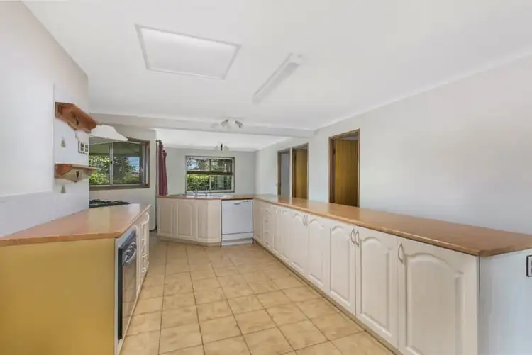 Sixth view of Homely house listing, 5 Amridge Court, Alexandra Hills QLD 4161