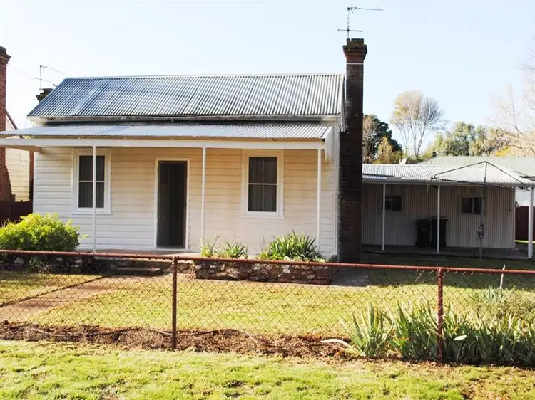 42 Victoria Parade, Cootamundra NSW 2590