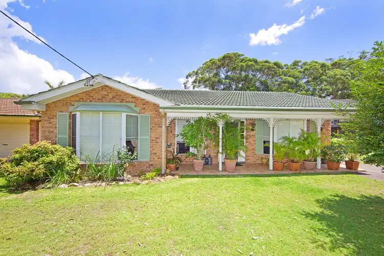 9 Lakin Street, Bateau Bay NSW 2261