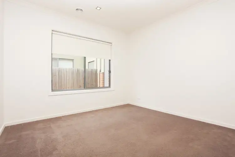 Fifth view of Homely house listing, 4 Harry Court, Truganina VIC 3029
