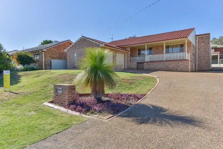 8 Brolga Way, Tamworth NSW 2340