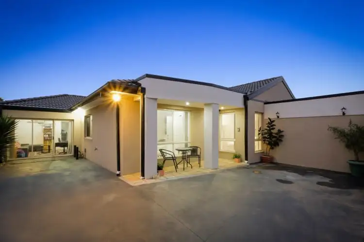 2/15 Osway Street, Broadmeadows VIC 3047
