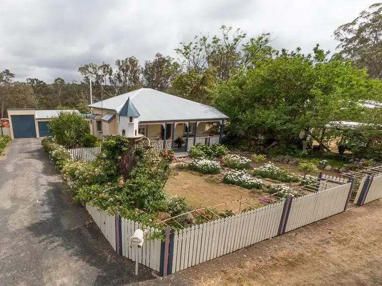 4 Albert Street, Crows Nest QLD 4355