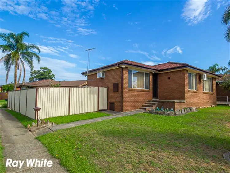 1 Rimfire Close, Bossley Park NSW 2176