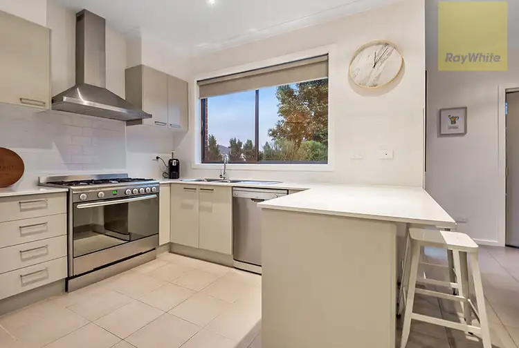 Fifth view of Homely house listing, 32 The Garlands, Craigieburn VIC 3064