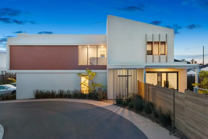 Main view of Homely townhouse listing, 1/27 Dromana Avenue, Bentleigh East VIC 3165
