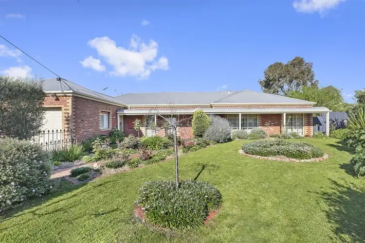 2 Tanunda Grove, Belmont VIC 3216