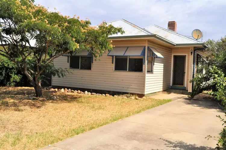 10A Bullecourt Street, Cootamundra NSW 2590