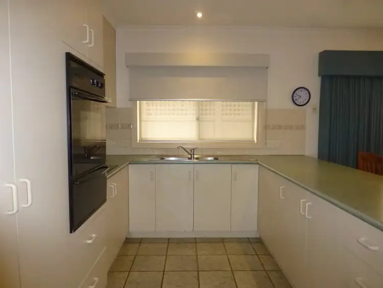 Sixth view of Homely townhouse listing, 122 Pakenham Street, Echuca VIC 3564