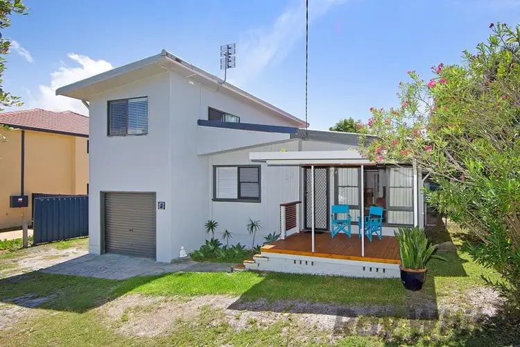 2 Coloma Street, Budgewoi NSW 2262