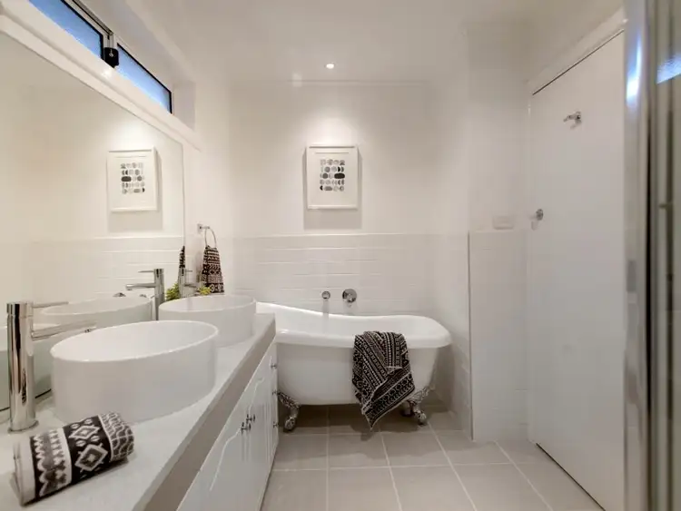 Fourth view of Homely house listing, 2 Hood Street, Frankston VIC 3199