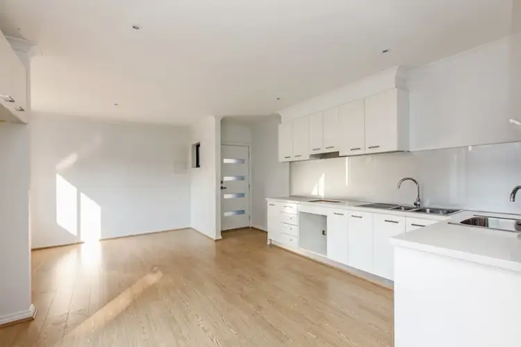 Second view of Homely unit listing, 4/20 Purinuan Road, Reservoir VIC 3073