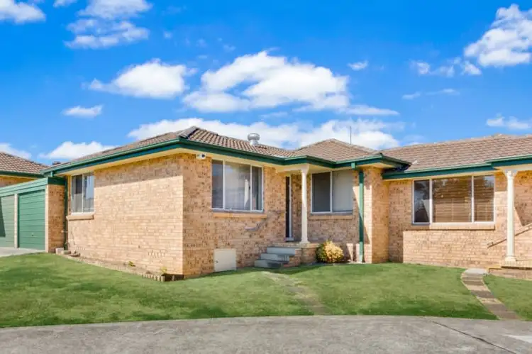 2/10 Bensley Road, Macquarie Fields NSW 2564