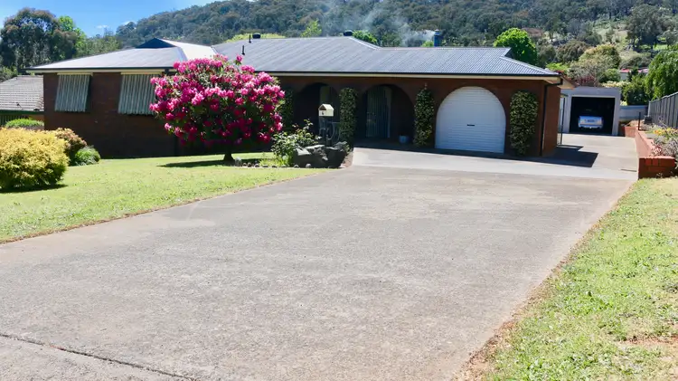 4 Gilbert Street, Tumbarumba NSW 2653