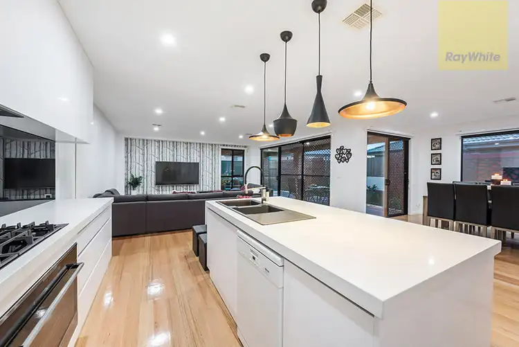 Fifth view of Homely house listing, 37 Escapade Boulevard, Craigieburn VIC 3064