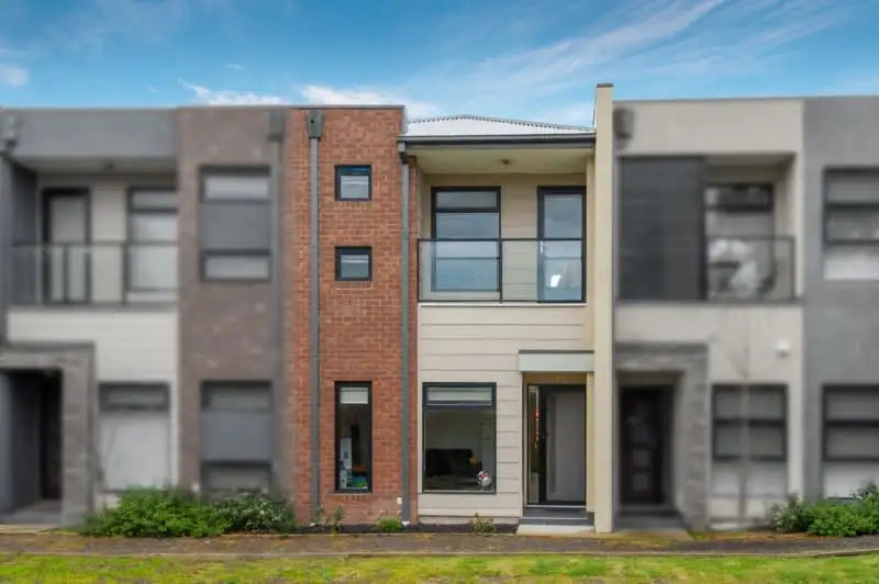 Main view of Homely unit listing, 10/38 Mallard Circuit, Craigieburn VIC 3064