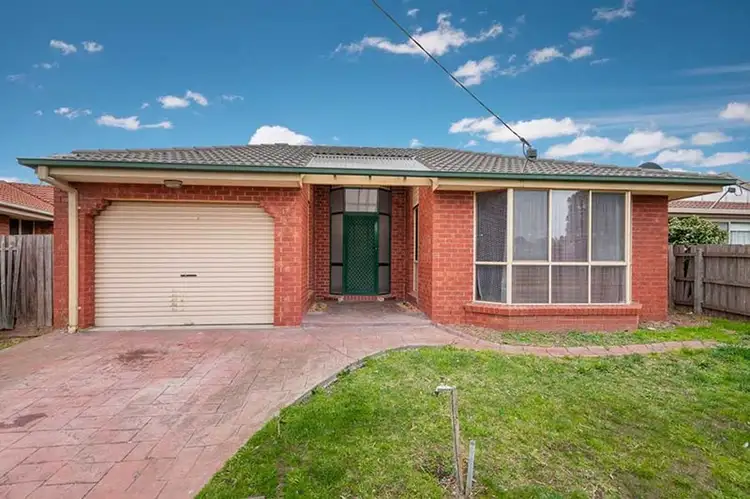 2/17 Abercarn Avenue, Craigieburn VIC 3064