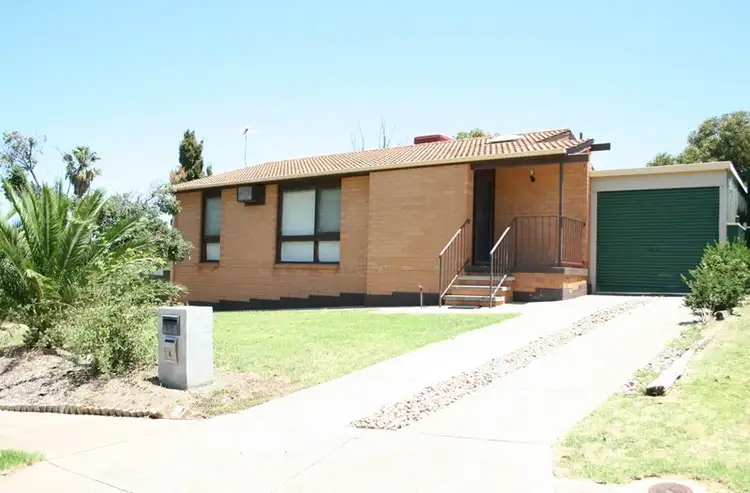 4 Stephen Crescent, Christie Downs SA 5164