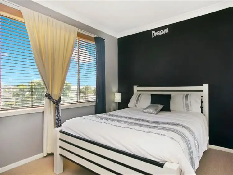 Fifth view of Homely house listing, 10 Hartigan Close, Rutherford NSW 2320