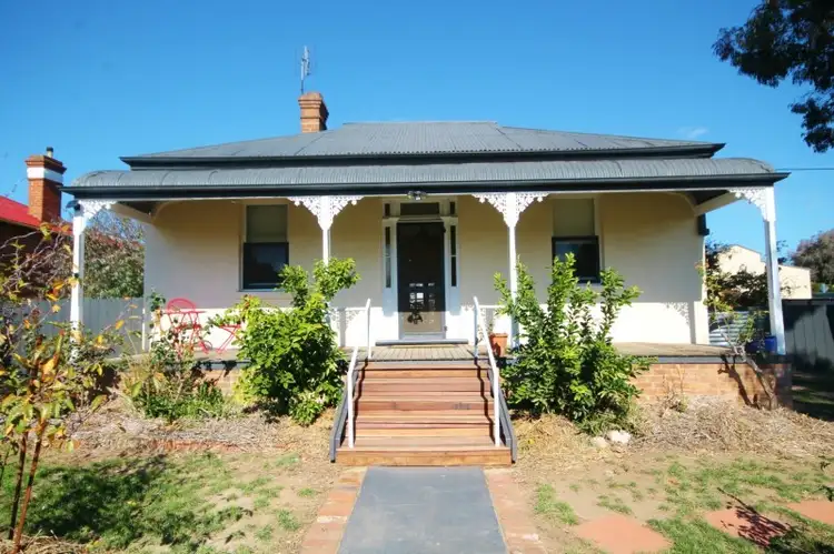 18 Binalong Street, Harden NSW 2587