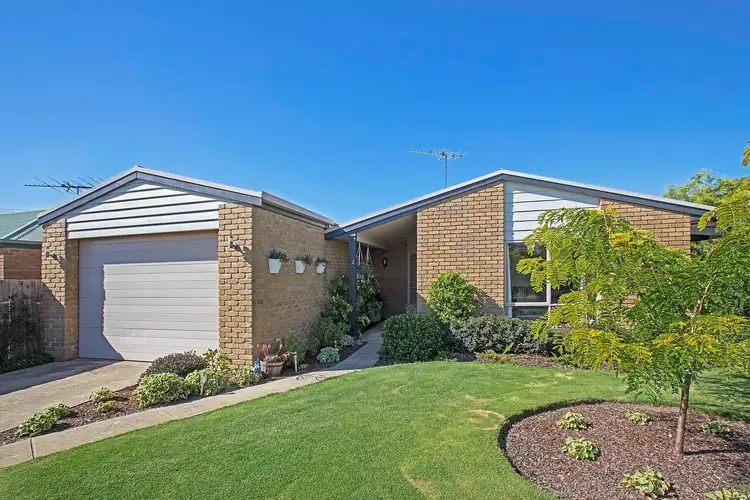 2 Canowindra Place, Grovedale VIC 3216