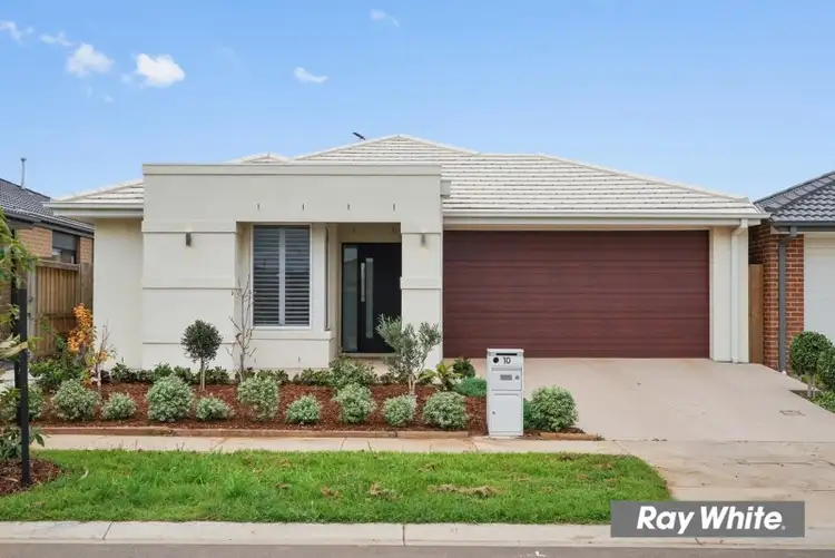 10 Chaucer Crescent, Truganina VIC 3029