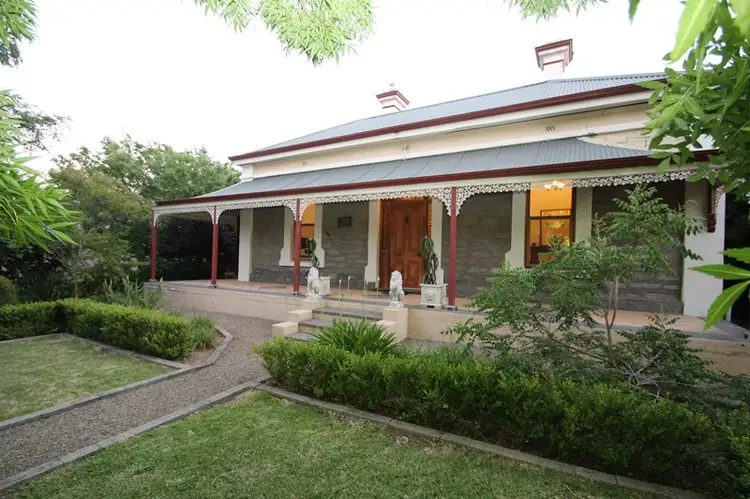 4 William Street, Clare SA 5453
