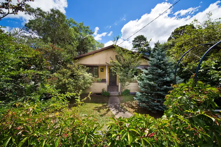10 Eveleigh Avenue, Blackheath NSW 2785