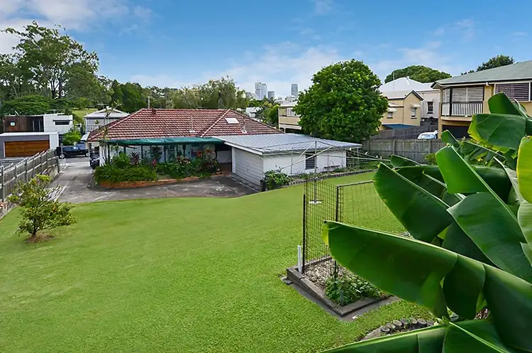 19 Eskgrove Street, East Brisbane QLD 4169