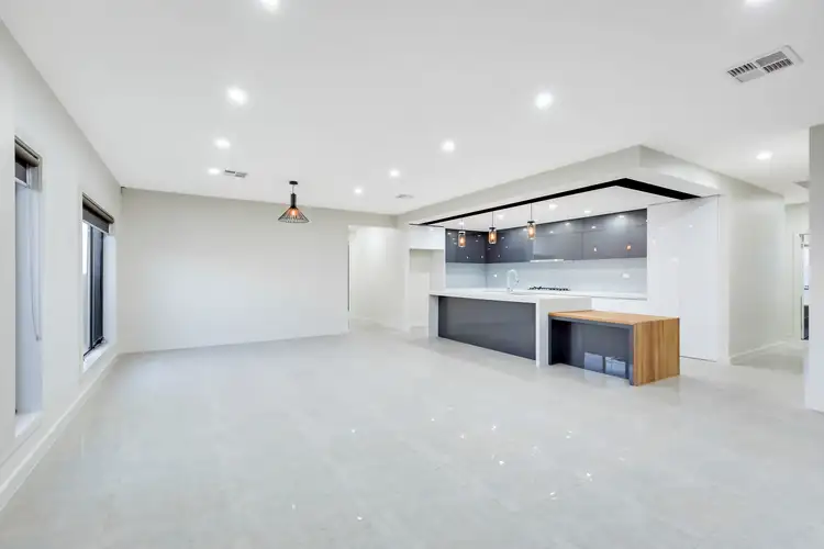 Sixth view of Homely house listing, 2 Wimmera Crescent, Wollert VIC 3750