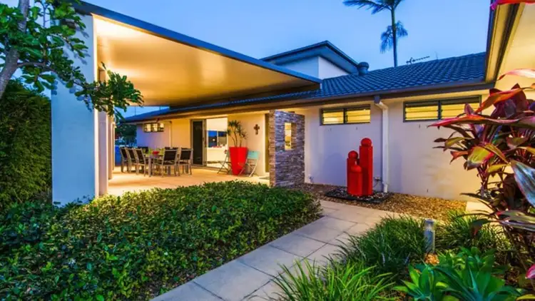 7 Namatjira Street, Paradise Point QLD 4216