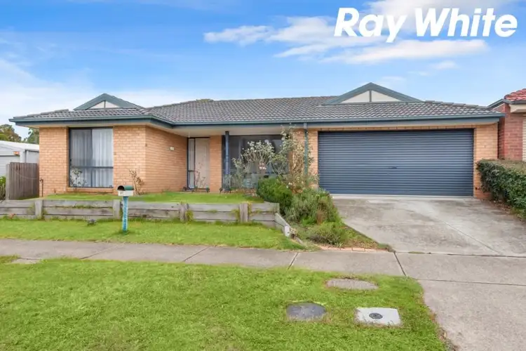 37 Dunbarton Drive, Pakenham VIC 3810