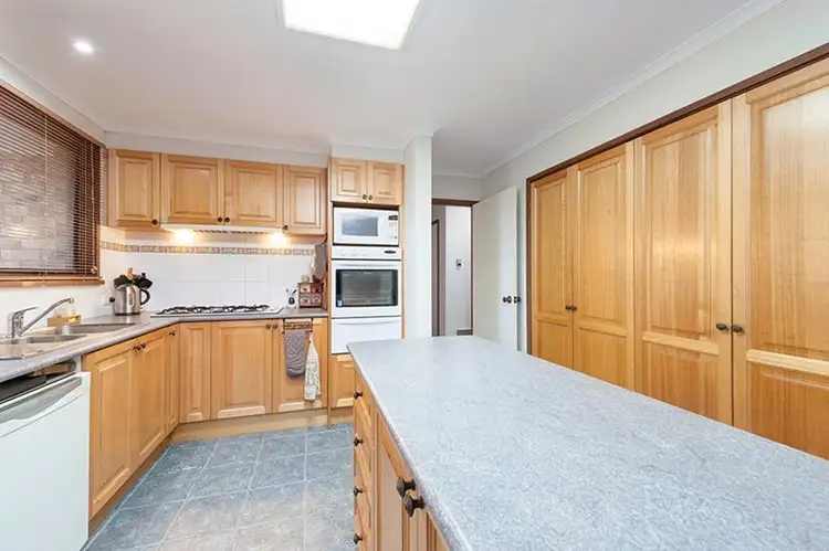 Second view of Homely house listing, 4 Penryn Place, Craigieburn VIC 3064