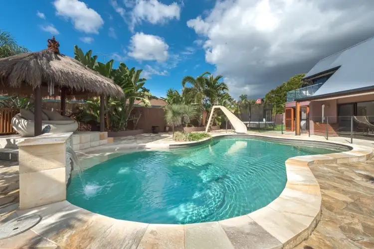 12 Medland Court, Sorrento QLD 4217