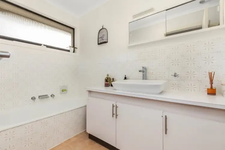 Seventh view of Homely house listing, 2 Cascade Drive, Vermont South VIC 3133